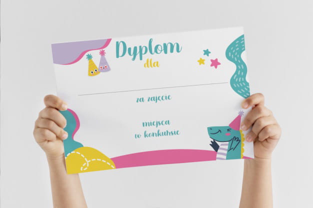 Dyplom mockup 2 pusty.jpg