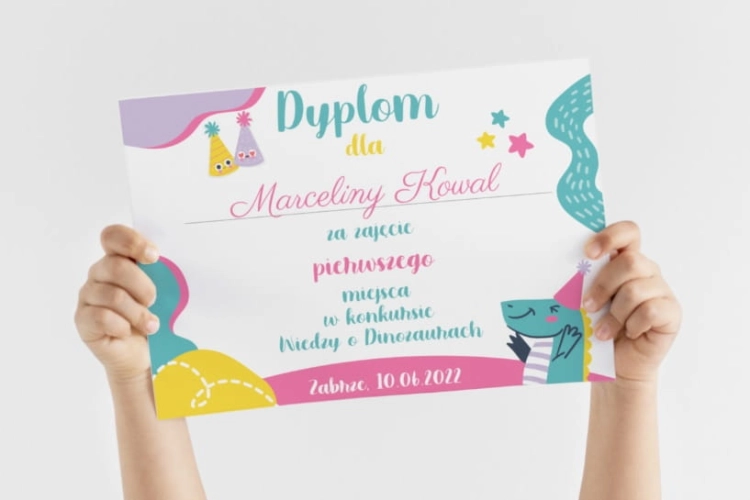 Dyplom mockup 2.jpg