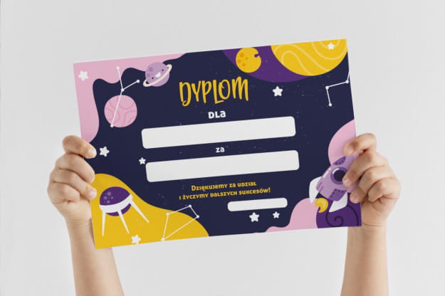 Dyplom mockup 3 pusty.jpg