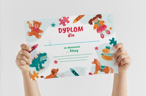 Dyplom mockup 4 pusty.jpg