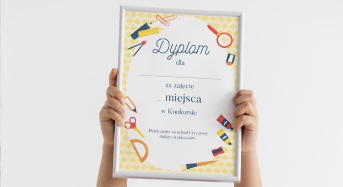 Dyplom mockup 8 pusty.jpg