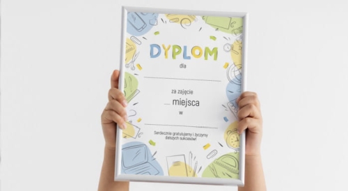 Dyplom mockup 9 pusty.jpg